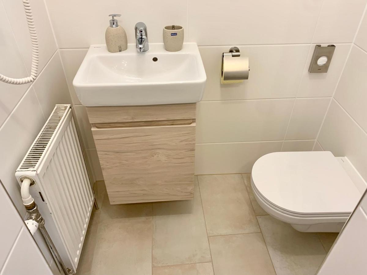 Air-Conditioned, Quiet Apartment With A Terrace In Center Of St Poelten - Smart Tv ザンクト・ペルテン エクステリア 写真
